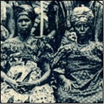 Tam-tam d’amazones (Dahomey)-CLOSER