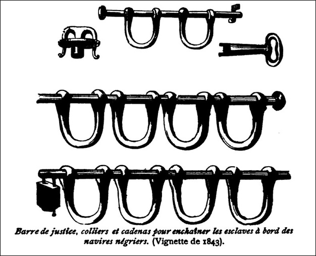 Barre de justice, colliers et cadenas pour enchainer les esclaves