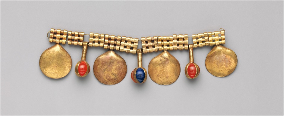 Necklace, shell, mace beads