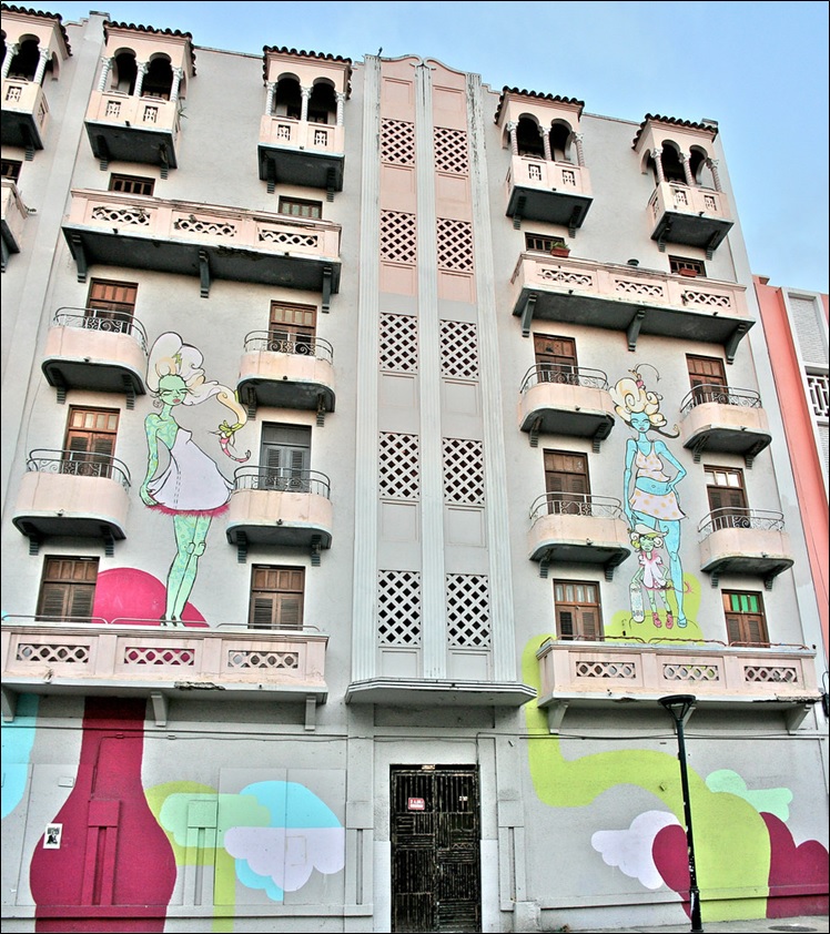 Front view of apartment building in Rio Piedras