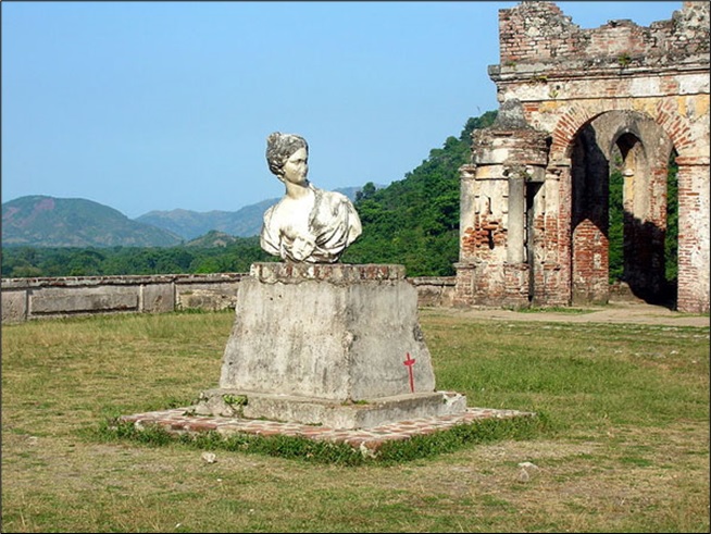 Statue at the Palais de Sans-souci, Haiti